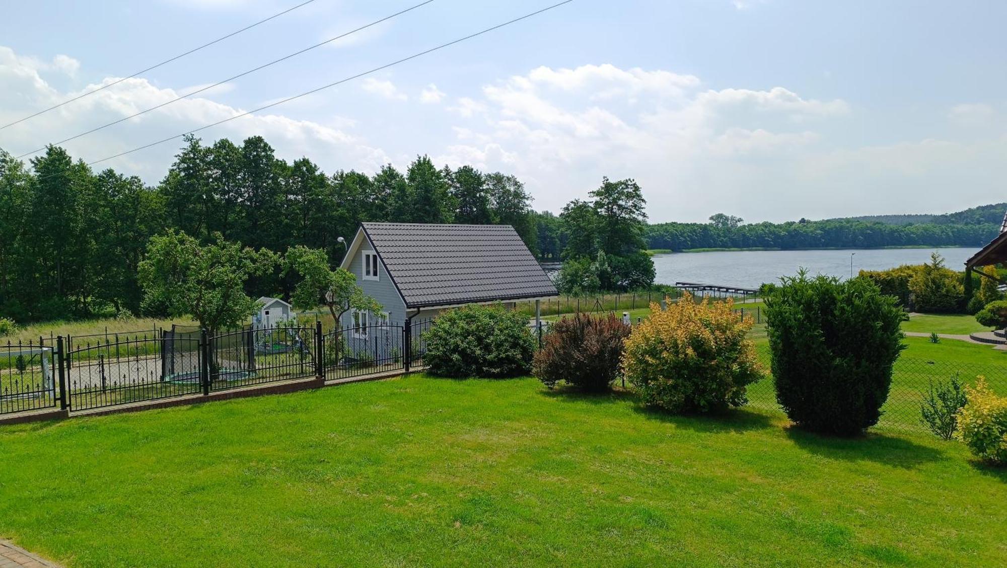 Szary Domek Nad Jeziorem 2 Kołczewo Exterior foto
